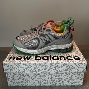 New Balance 2002R - GANNI “Rain Cloud” Size 6.5M/8W
2022